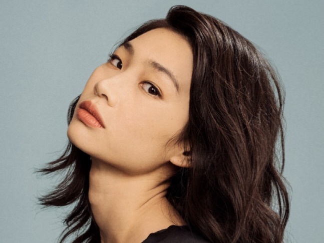 『イカゲーム』で大飛躍した女優チョン・ホヨン、MV出演に映画主演まで途切れない海外ラブコール