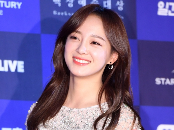 『社内お見合い』女優キム・セジョン、圧倒的な投票率で「K-POPベストソロアーティスト」1位に！