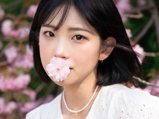 韓国トップ女優と元巨人投手の両親を幼い頃に亡くした“悲劇の娘”、母を彷彿とさせる美横顔【PHOTO】