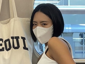 【写真】小平奈緒に会いに来た？来日中のイ・サンファ、“大胆”タンクトップ姿で近況伝える