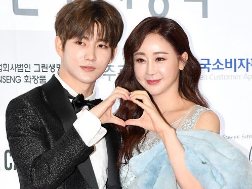 整形・やらせ疑惑で活動自粛した韓国女性タレント、“18歳下”夫の進化したビジュアルを公開【PHOTO】