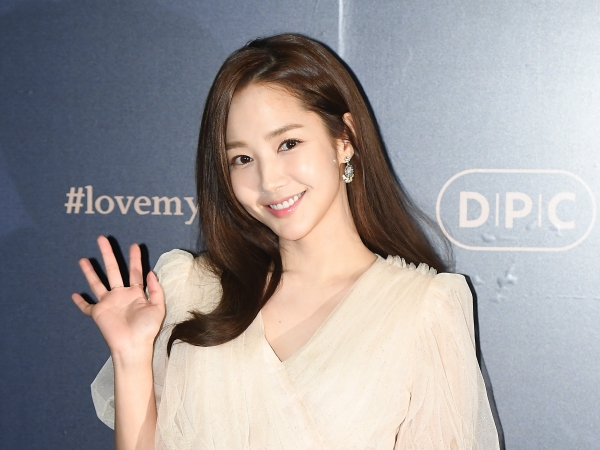 女優パク・ミニョン、出国禁止に…“スピード破局”を選んだ元恋人の不当利益取得に関与した疑い