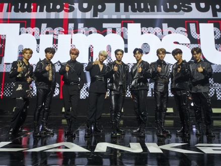 日中韓9人組の大型新人グループBLANK2Y、デビューアルバムが1日で3万枚突破