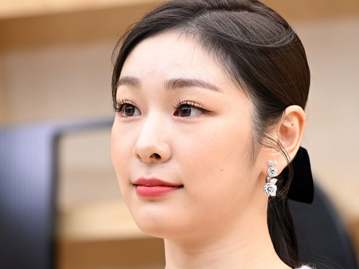 “フィギュア女王”キム・ヨナ、夫のコンサートに観客として参加。爆笑する場面も