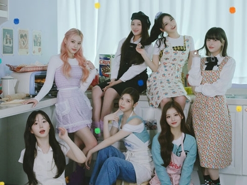 “TWICEの妹分”NMIXX、“デビュー100日記念”を祝って動画や写真を公開「一瞬一瞬にときめく」