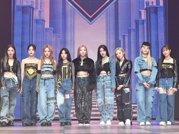 【独占】『Queendom 2』準優勝のLOONA、人気アイドルバラエティ『週刊K-POPアイドル』に突撃！