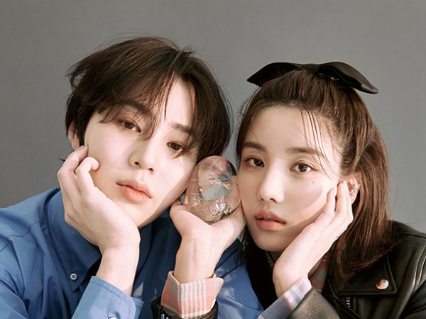 “プデュカップル”誕生⁉︎ IZ*ONE出身クォン・ウンビ×Wannna One出身ハ・ソンウンの密着ショット【PHOTO】