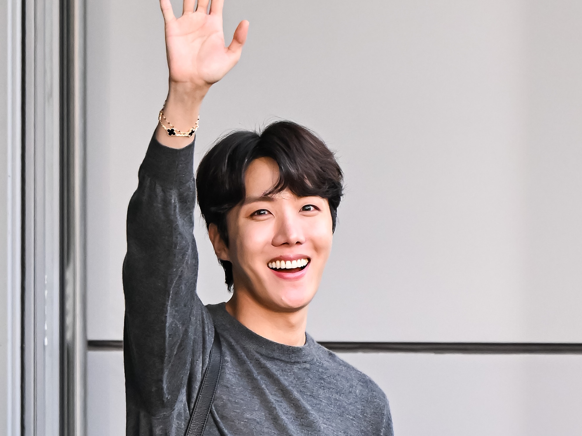 JINに続いてJ-HOPEも“助教”に！誠実に兵役生活を送るBTSメンバー、過去にはヒョンビンなども