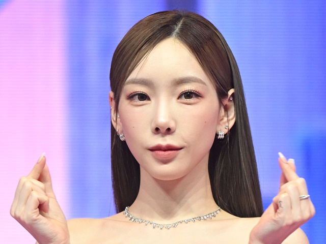 少女時代テヨン、ドラマの主人公に変身！2002年生まれの女優と変わらぬ“童顔ぶり”に反響続々【PHOTO】