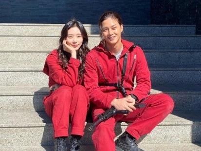 『ペーパー・ハウス・コリア』で“禁断の愛”描いた2人のツーショット投稿が話題