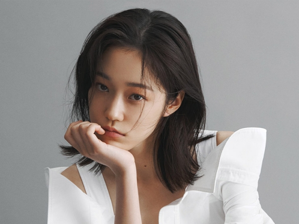 『私たちのブルース』で妊娠・出産した高校生を演じた22歳の女優ノ・ユンソ、“みずみずしい表情”に注目【PHOTO】