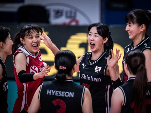 1敗だけの日本と大違い…女子バレー韓国代表がVNL“ドロ沼”10連敗、大会史上初の全敗も現実味