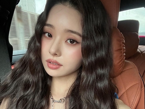 “偽ブランド品”で炎上した韓国人気女性ユーチューバー、“後ろ姿”に反響「気品が溢れてる」【PHOTO】