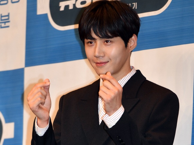 “私生活スキャンダル”は完全払拭…俳優キム・ソンホの4カ月ぶりSNS更新にファン感涙「嬉しい」