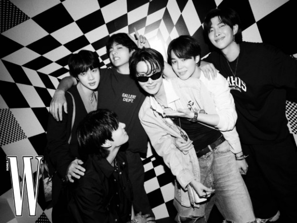 J-HOPEがBTSメンバーをパーティーに招待！“仲良し密着SHOT”に反響「あれ？SUGAは？」【PHOTO】