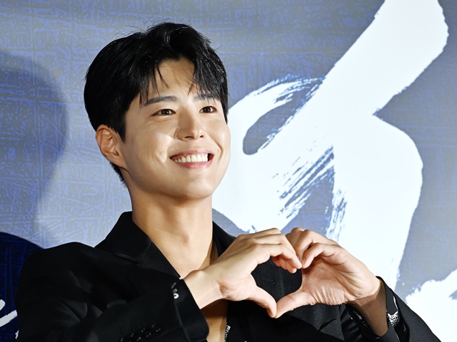 俳優パク・ボゴムの“移籍説”、HYBE側が「事実ではない」と否定…いつまで無所属が続くのか