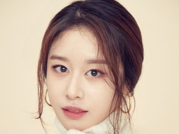 【写真】野球選手との結婚発表したT-ARA出身ジヨン、式前なのに泣きすぎて目がパンパン…？一体何が