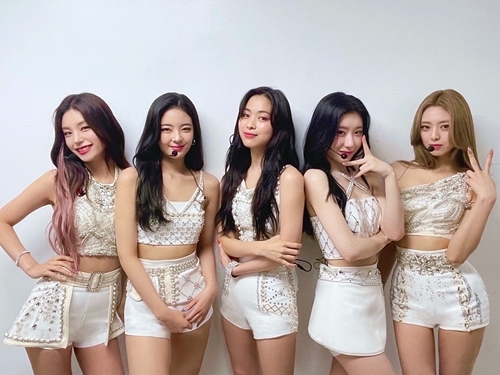 ITZY、初のワールドツアーで再確認したファンとの絆「コンサートはこんなに楽しいのか」