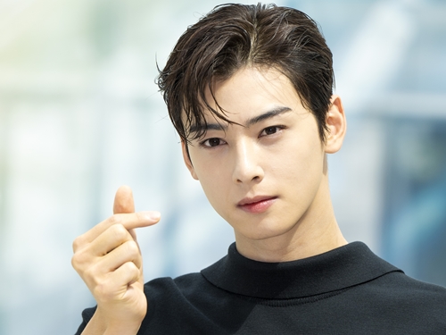 「生粋のアイドルだ！」ASTROチャ・ウヌの練習生時代インタビューが発掘され話題