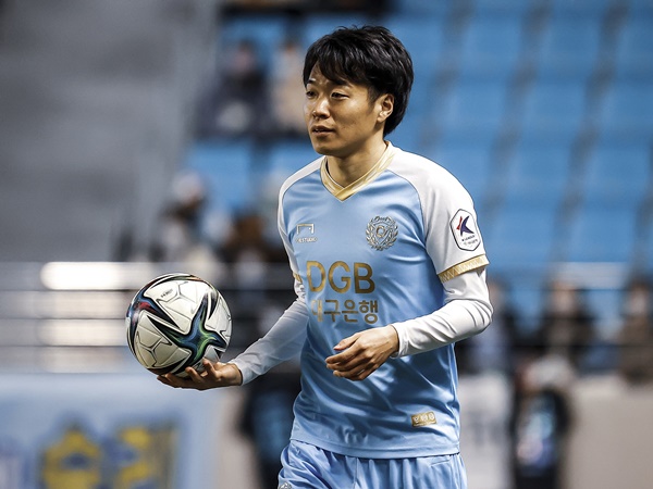 「Jリーグだけがプロの道ではない」東欧から韓国、そしてACLへ。Kリーグを戦う鈴木圭太に迫る【一問一答】