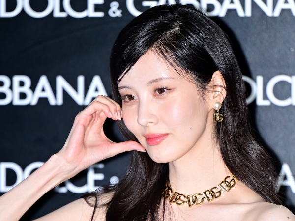 「春の女神降臨」少女時代ソヒョン、ミニスカコーデで見せた“初恋ビジュアル”に視線釘付け【PHOTO】