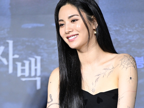 タトゥーを堂々と披露する若手韓国女優たち…“世界1位”の美女にモチーフを告白する者も【写真】