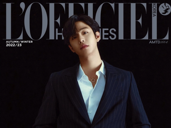 “濃厚キス”シーンが反響呼んだ『社内お見合い』アン・ヒョソプ、見下ろしタキシード姿で悩殺「目が眩む」【PHOTO】