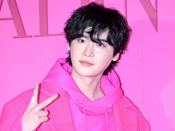 俳優イ・ジョンソク、新型コロナウイルスに感染…公開したばかりの映画スケジュールが取り消しに