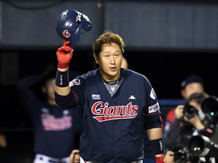 ソフトバンク黄金時代築いた内川とともに引退…40歳イ・デホが「今が全盛期」と言われるワケ