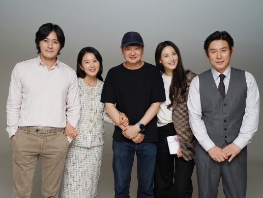元祖“韓流四天王”チャン・ドンゴンが4年ぶりにスクリーン復帰！新作映画が電撃クランクアップ