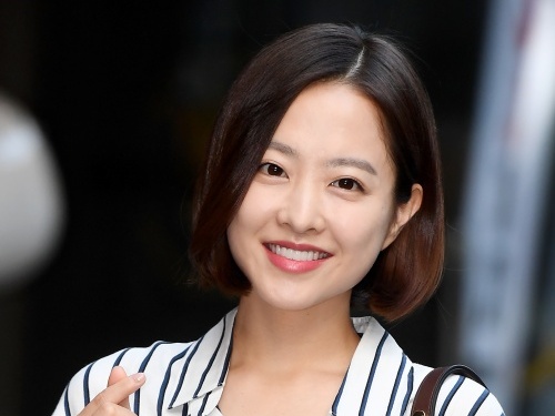 【写真】韓国屈指の“最強童顔”女優パク・ボヨン、生まれ故郷の広報大使に任命！笑顔で意気込み語る