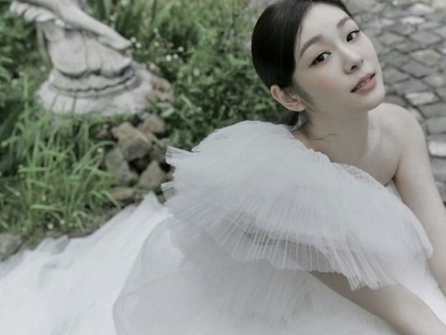 承認欲求…？“フィギュア女王”キム・ヨナがラブラブ結婚式の写真を大放出している理由