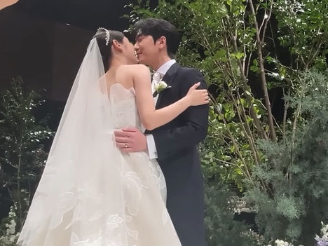【画像】新婦となったキム・ヨナの甘々キスシーンも…非公開で行われた“フィギュア女王”の結婚式映像が公開