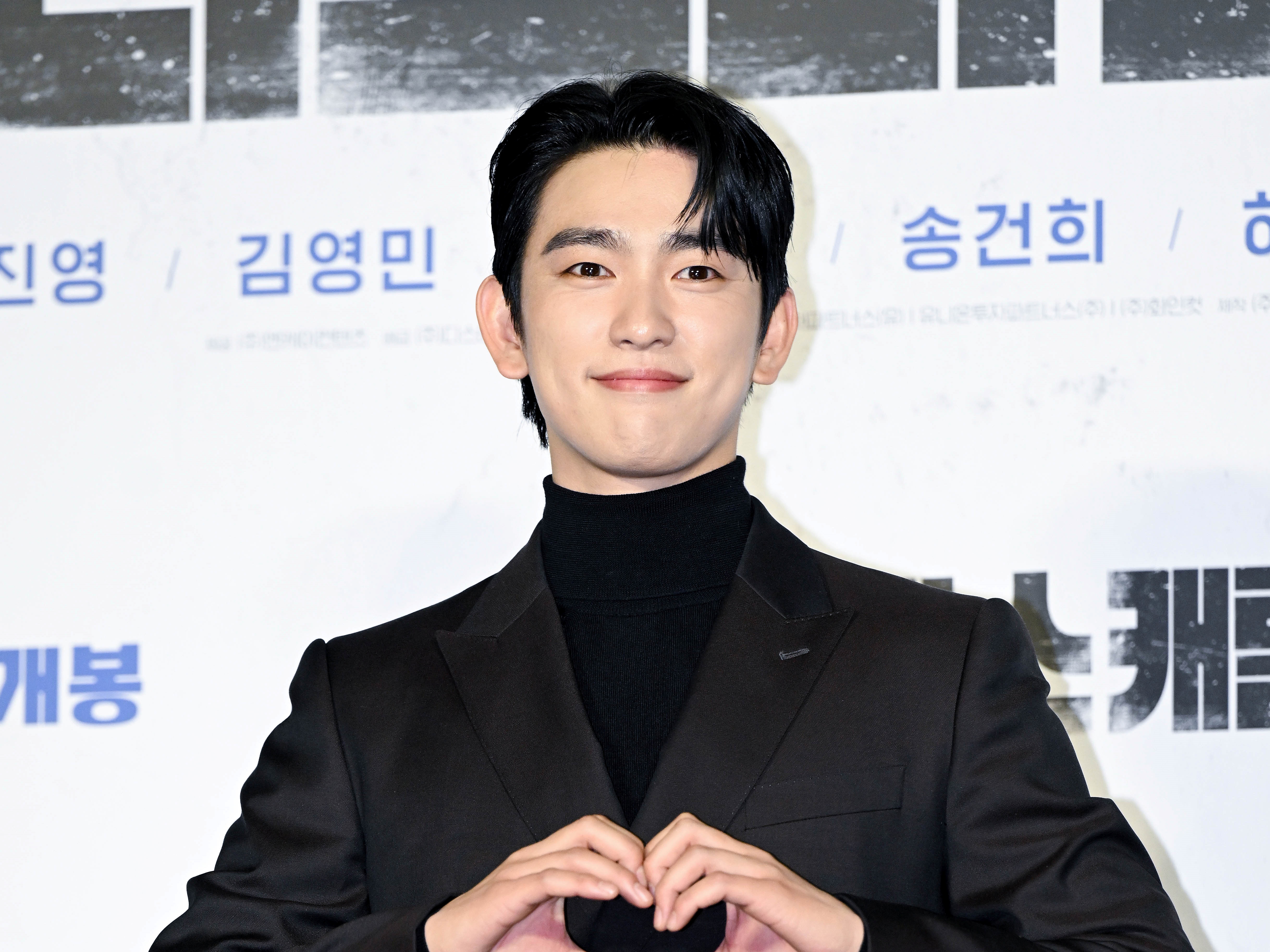 GOT7・ジニョンが本日（5月8日）入隊へ…坊主頭でも光る美男子ぶり