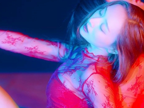 “約7年ぶり”にカムバックするKARA、ムービングポスターでニコルが見せた魅力的すぎるペアダンス