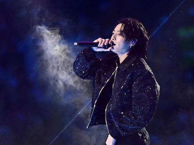 BTS・JUNG KOOKを国際サッカー連盟会長が絶賛！「本当に素晴らしい」W杯開会式で圧巻パフォ
