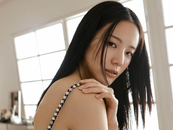 【写真】女優に転身したfromis_9出身チャン・ギュリ、“美背中”披露したドレス姿が「別人級」と話題に