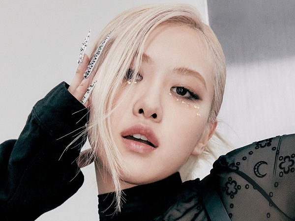 BLACKPINKロゼ、パリでの豪華な日常を公開！適当に撮ったすっぴんも可愛すぎると話題に【PHOTO】