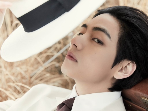 「最強ビジュアル」BTS・V、19世紀ヨーロッパの“紳士”に変身…写真集プロジェクト5人目【PHOTO】