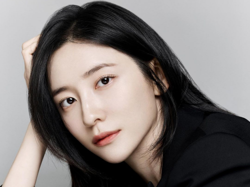 【写真】『財閥家の末息子』女優パク・ジヒョン、美デコルテ全開…大胆なチューブトップドレス