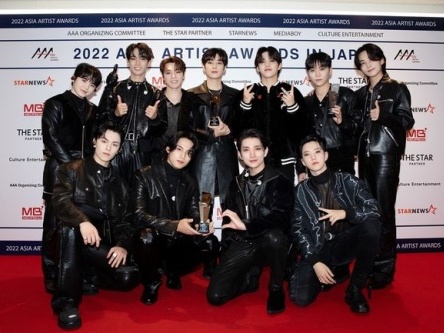 日本ドームツアーを無事に終えたSEVENTEEN、「AAA」で3冠王に！締めのステージも華やかに飾る