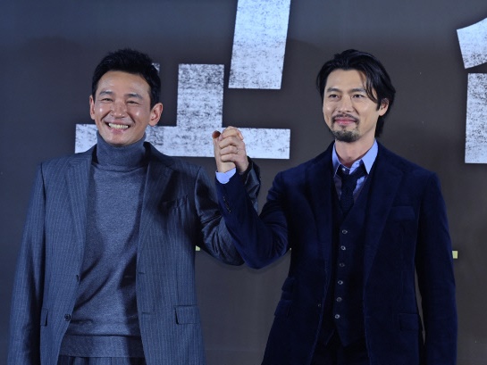 “パパになった”ヒョンビン主演映画『交渉』、公開から1位を独占中！旧正月中に100万人動員できるか