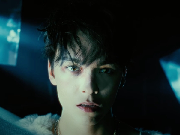 映画のような世界観…SEVENTEENバーノン、初のソロミックステープ『Black Eye』MVティーザーが話題に