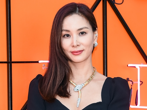 「最高です」チャン・ドンゴンの奥様コ・ソヨン（50）、ビーチで見せたスイムウェア姿に絶賛の嵐【PHOTO】