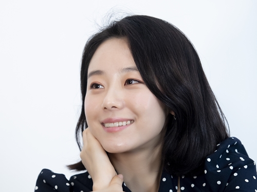 父が“MENSA元会長”のインテリ韓国女優、35歳での初挑戦を明かす！ガラッと変身【PHOTO】