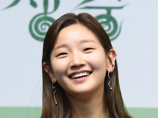 “甲状腺がん”を克服した『パラサイト』パク・ソダム、健康美あふれる女神のようなオーラ【PHOTO】