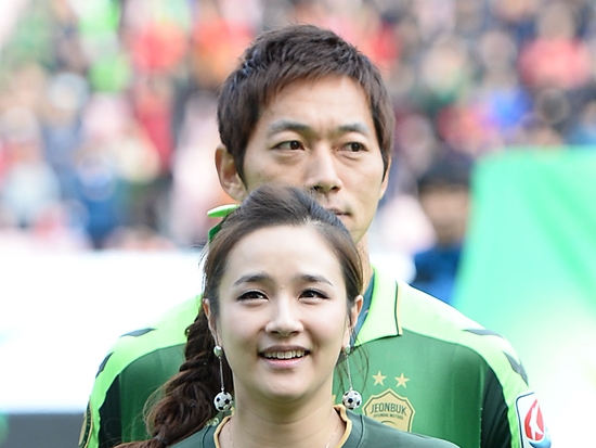 元ヴィッセル神戸、京都サンガのキム・ナミル、「悪魔かと思った」とアナウンサーの妻が語ったワケ