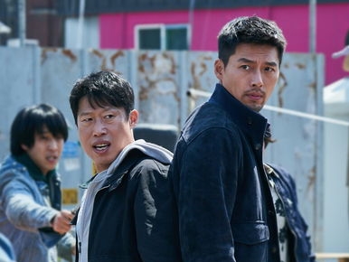 ヒョンビンが“結婚後初出演”の『共助2』、爆破やカーチェイスなどド派手アクションが見どころに！