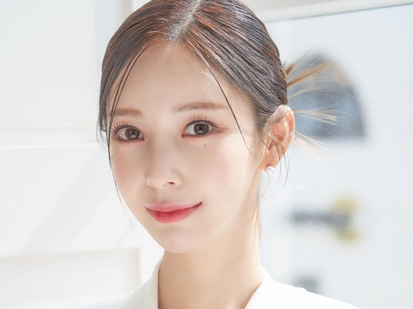 【写真】韓国の美しすぎる漫画家、“施術した顔面”を堂々と公開！整形はしてないと言っていたのに…