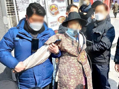 【画像】70代ユーチューバーが与党代表を襲撃、頭部から出血で手術…大統領選中の韓国で衝撃事件